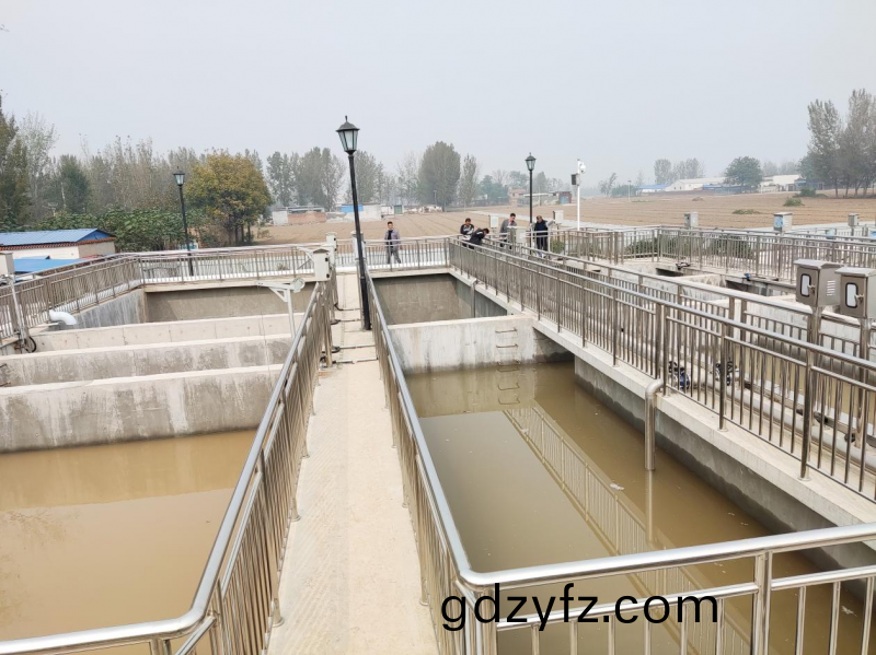 慶(qing)祝(zhu)公司濮陽汚水處理項目(mu)註水(shui)投(tou)入(ru)使用(yong)