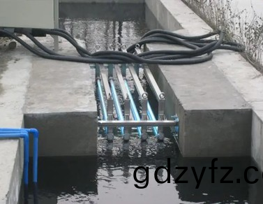 紫(zi)外(wai)線(xian)消毒(du)器