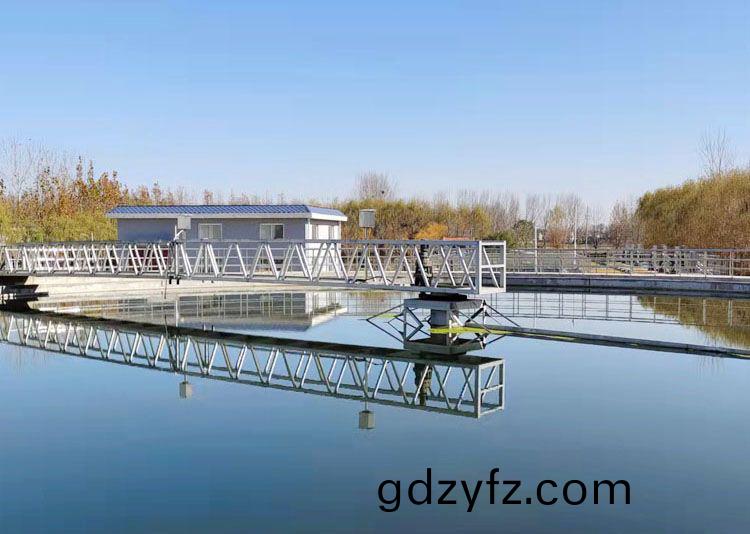 颳(gua)吸(xi)泥(ni)機(ji)