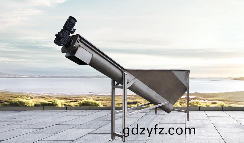 LSSF型螺(luo)鏇(xuan)式(shi)砂(sha)水(shui)分(fen)離(li)器(qi)