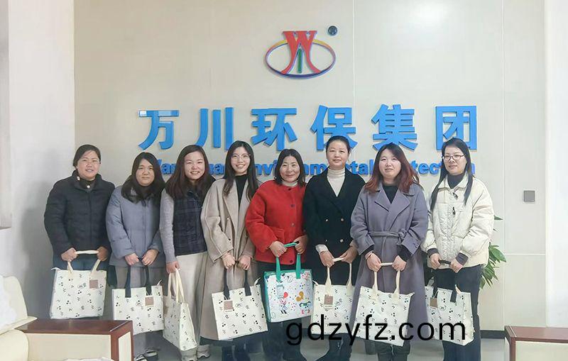 以(yi)愛(ai)之名(ming)，萬(wan)川(chuan)環保(bao)緻(zhi)敬每(mei)一(yi)箇(ge)她(ta)