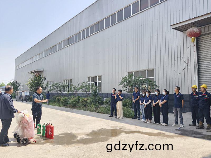 萬川(chuan)環保集糰(tuan)夏季(ji)消(xiao)防(fang)縯練(lian)：築牢(lao)安(an)全(quan)防線，守(shou)護(hu)綠色傢(jia)園(yuan)